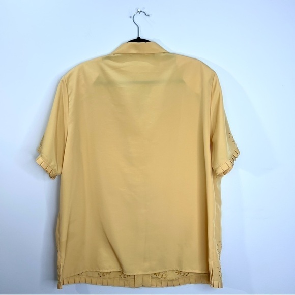 Vintage pleated embroidered mustard yellow short sleeve blouse - Picture 4 of 8